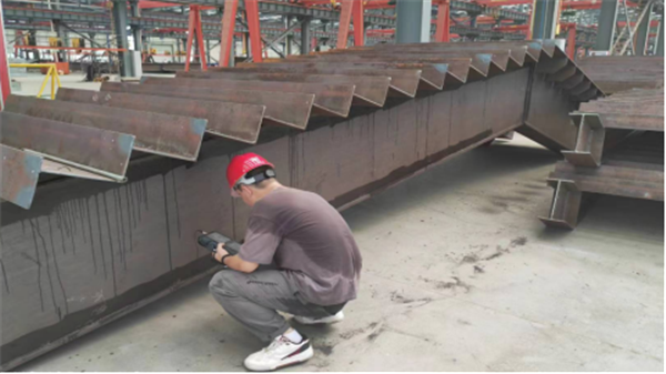 馳城杭蕭綠色建筑有限公司嚴(yán)把產(chǎn)品質(zhì)量關(guān) 鋼結(jié)構(gòu)產(chǎn)品通過(guò)第三方檢驗(yàn)質(zhì)量驗(yàn)收